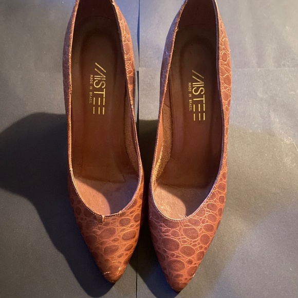 Vintage leather heels - Picture 1 of 3